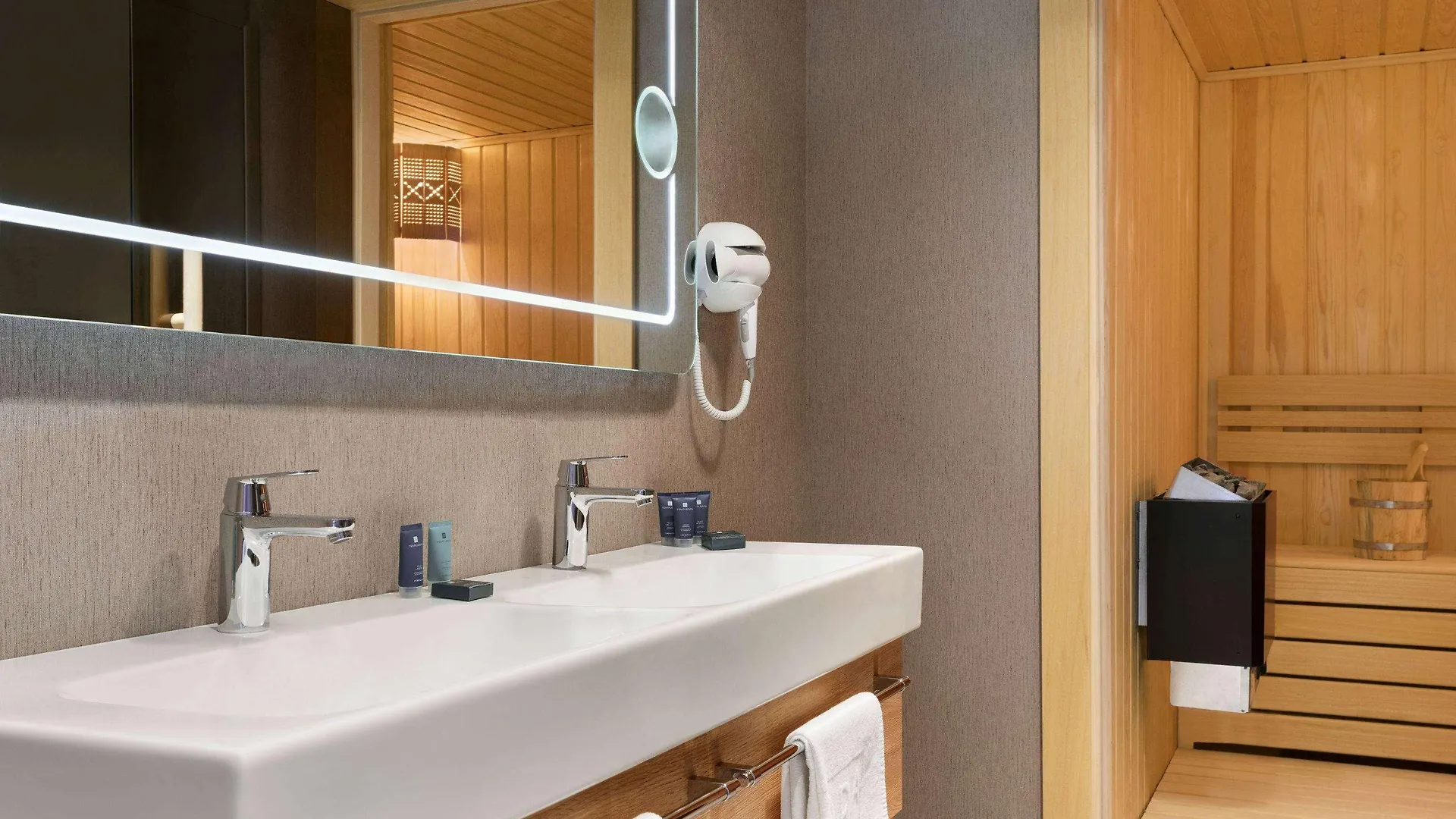 Ramada By Wyndham Tire Hotel