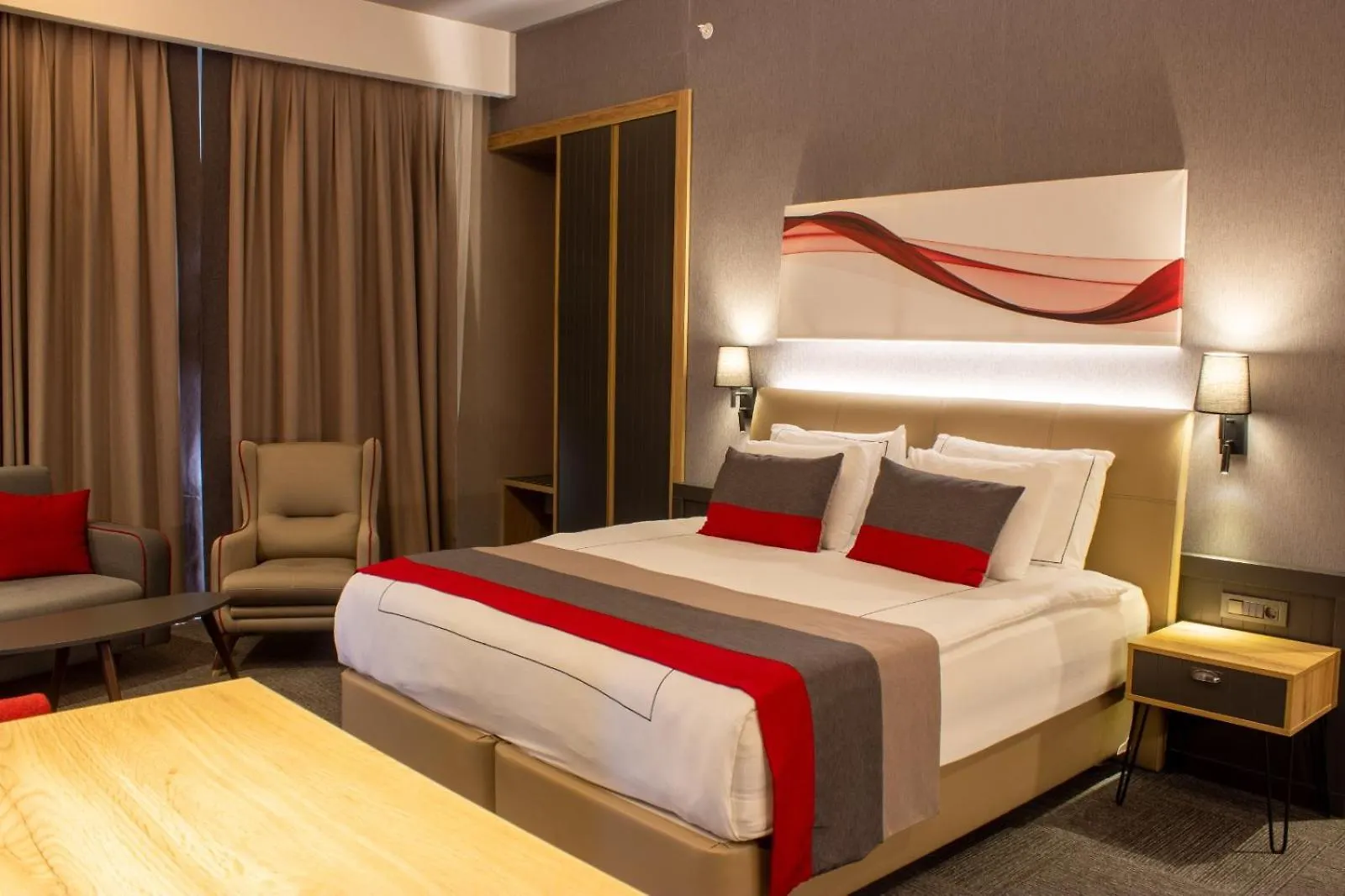 Ramada By Wyndham Tire Hotel