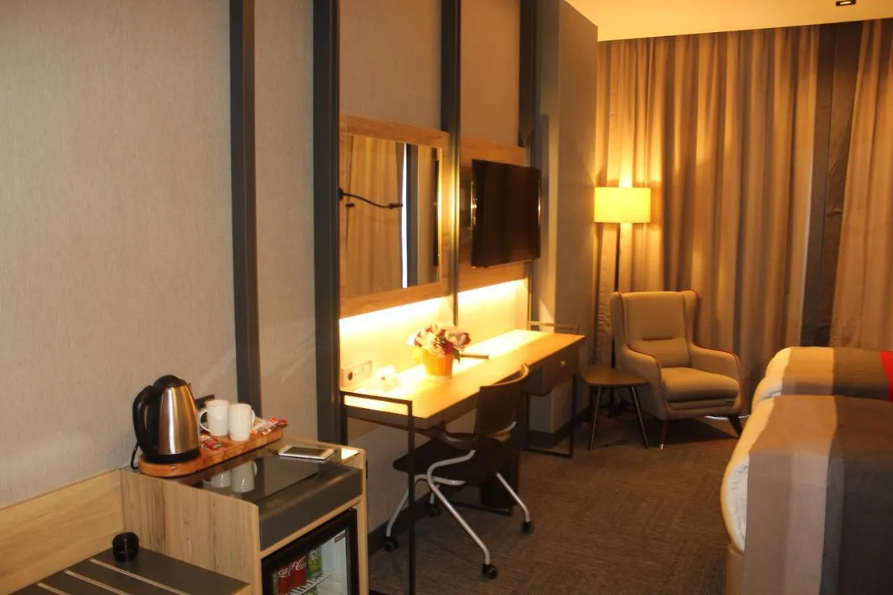 Ramada By Wyndham Tire Hotel